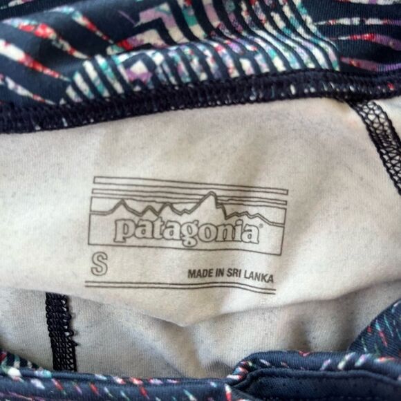 PATAGONIA - Women's Centered Tights, crop, size Small - Picture 6 of 7